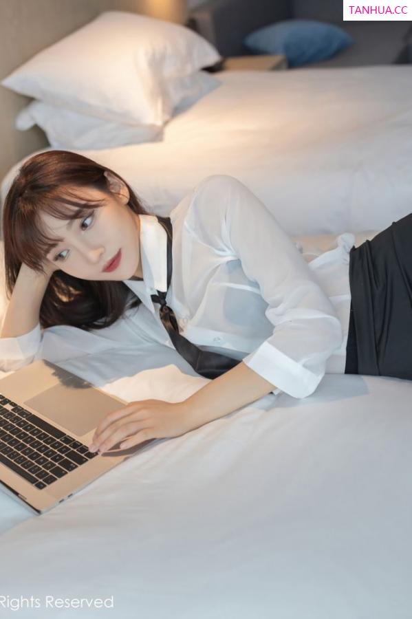 陆萱萱  女神总裁陆萱萱 双人房的故事第17张图片